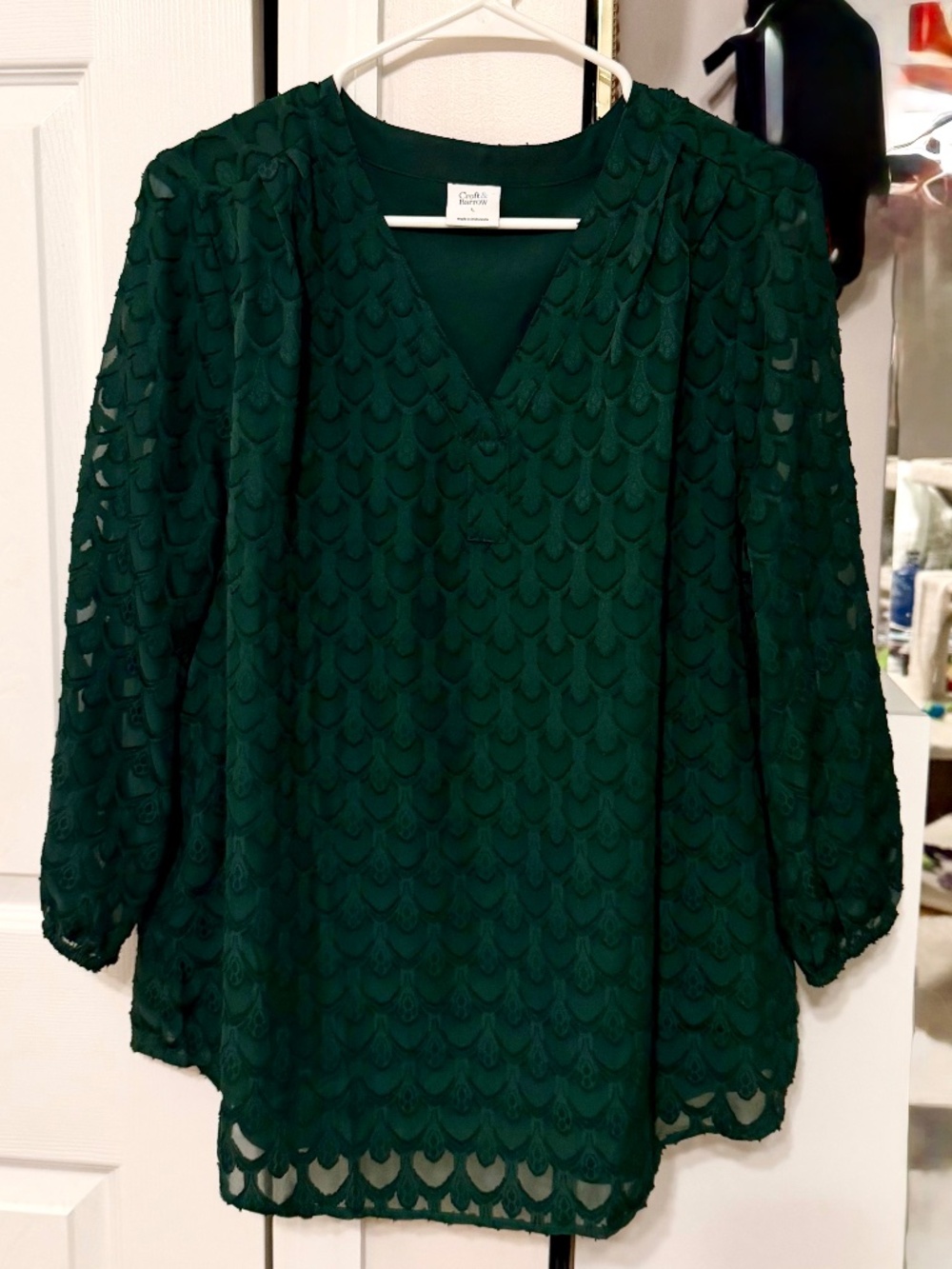 Elegant Boho Emerald Green V-Neck Lace Blouse